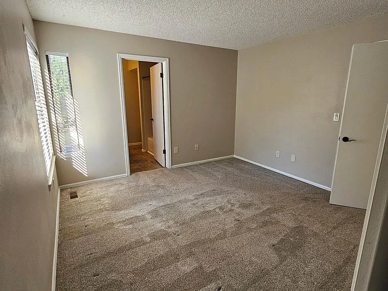 945 Moorings Dr — Photo 13