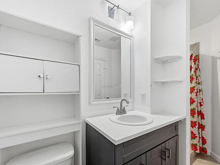 633 Rose Garden Dr #2 — Photo 9