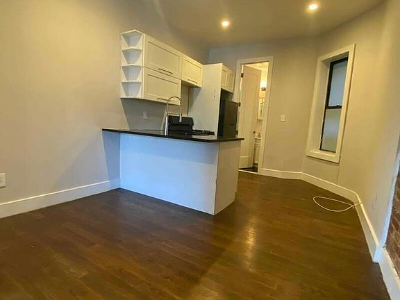 3rd image of 844 Flatbush Ave Ste 2