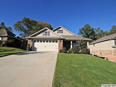 6825 Breyerton Way SE, Owens Cross Roads, AL, 35763