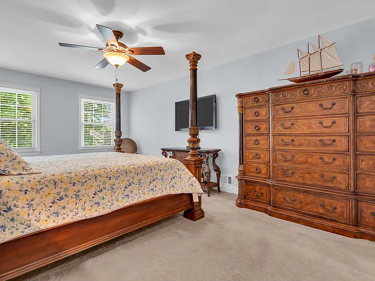 1044 Evelyn Dr — Photo 13