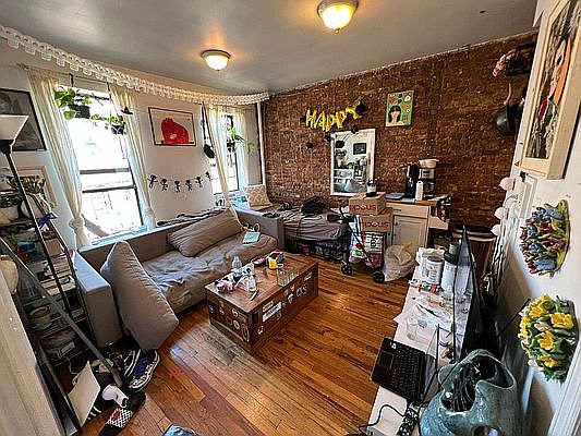 3rd image of 202 E 7th St APT 1E