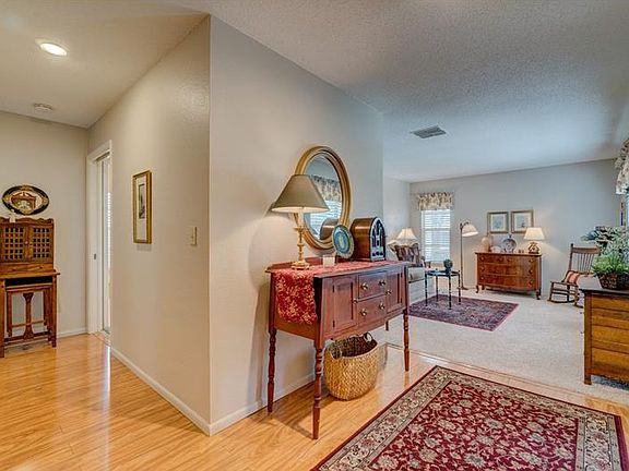 4th image of 2934 Macalpin Dr W