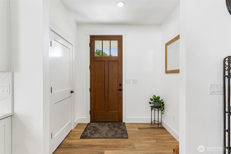 4th image of 8170 LoneStar Lane