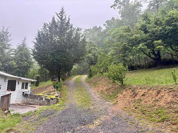 4th image of 3224 Crites Mountain Rd