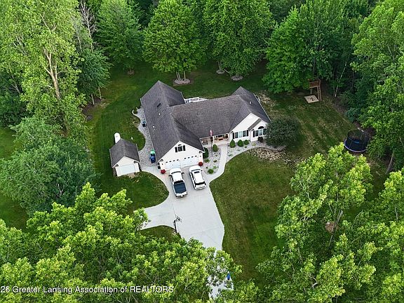 2nd image of 3464 S Fenmore Rd