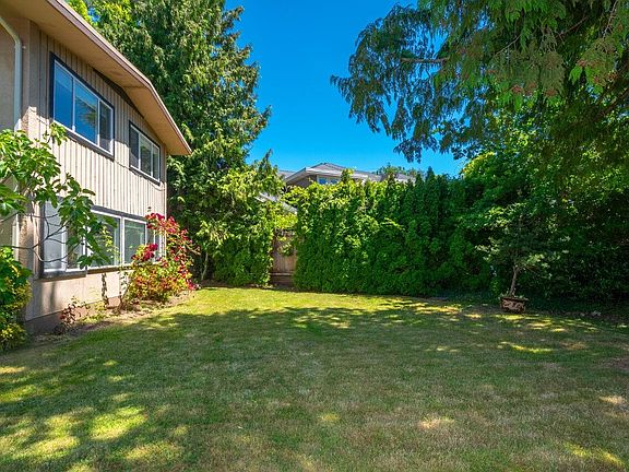 3rd image of 3411 Wardmore Pl