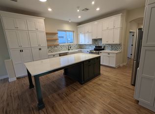 267 E Smoke Tree Rd, Gilbert, AZ 85296