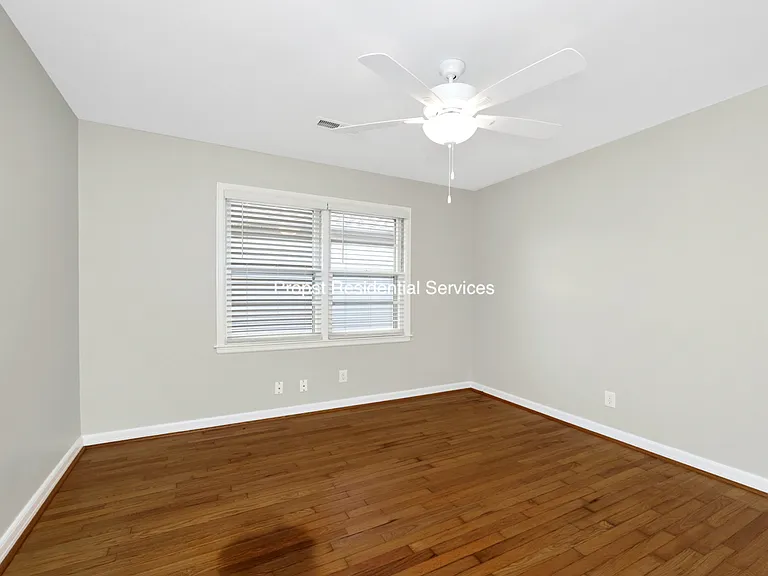 823 Stanhope Dr NE — Photo 18