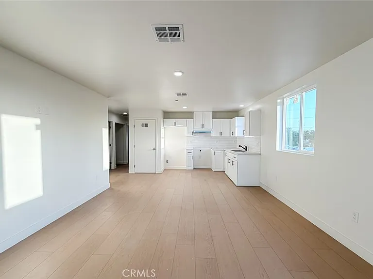 2120 E 92nd St — Photo 21