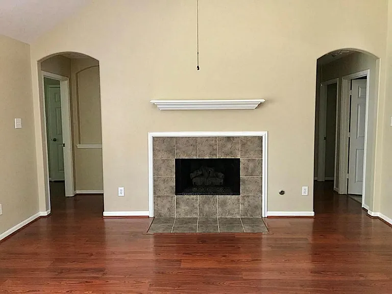 2311 Keegan Hollow Ln — Photo 5