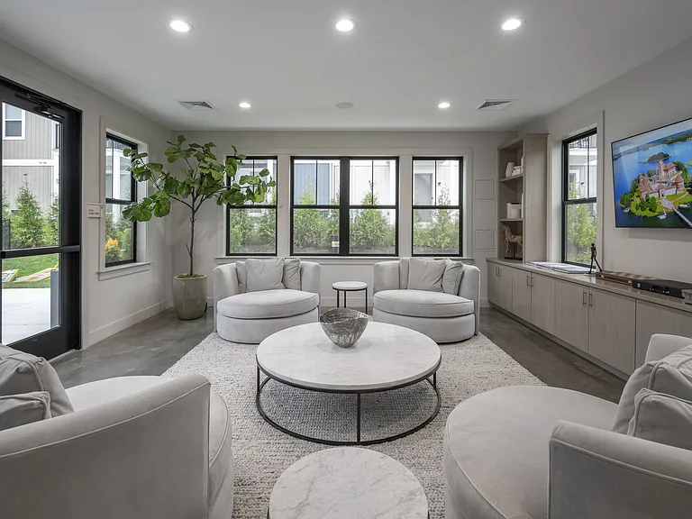 Woodside Trumbull — Photo 19