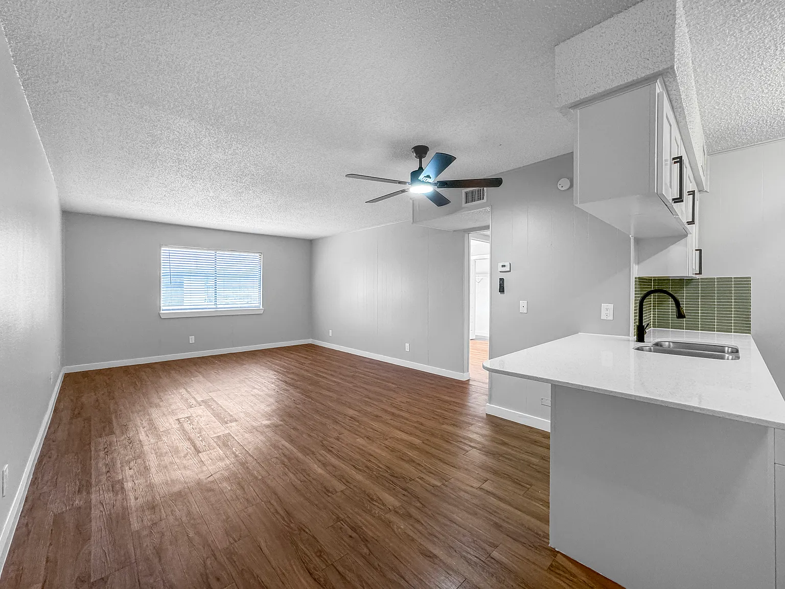 2 bed, 820 sqft, $1,395 — Photo 2