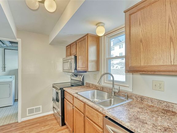 5th image of 30 Scottcross Ln