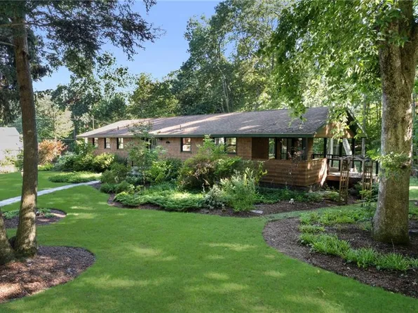 200 River Farm Dr, East Greenwich, RI 02818