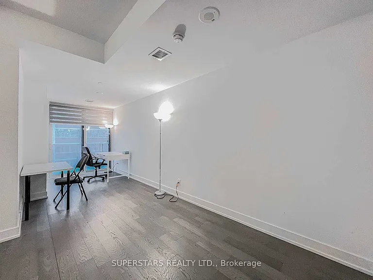 7 Grenville St #911 — Photo 4