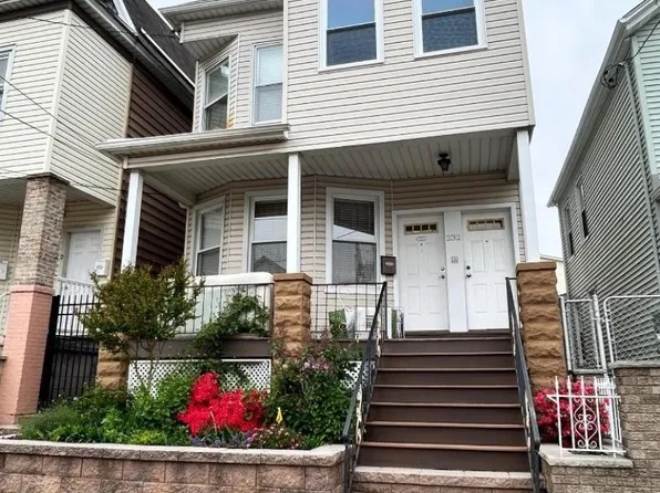 232 Franklin St, Elizabeth City, NJ 07206