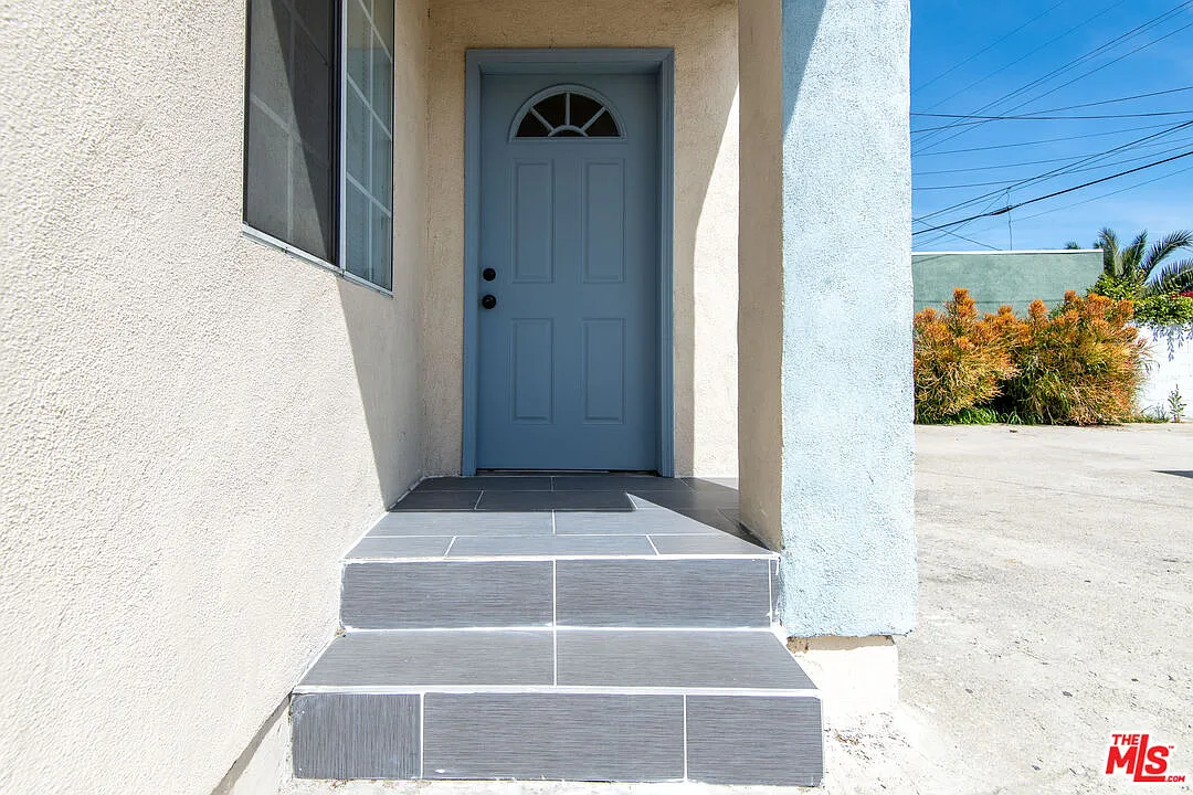 4 bed, 2.0 bath, 1200 sqft, $3,895 — Photo 2