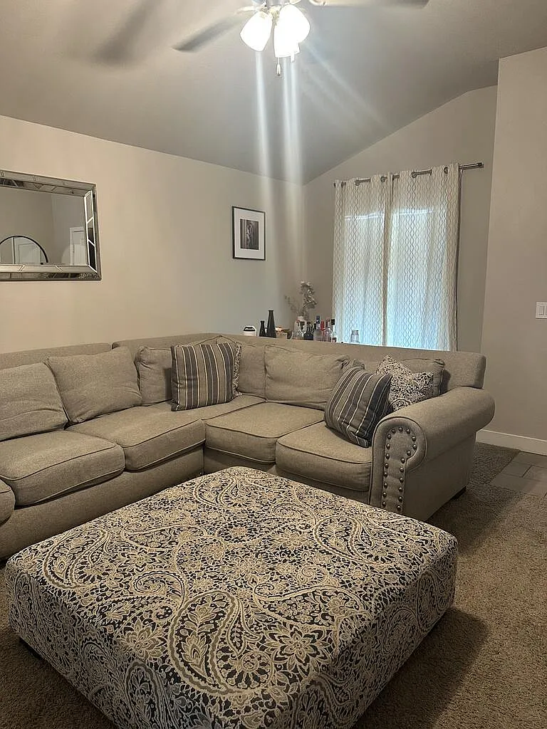 3 bed, 2.0 bath, 1390 sqft, $2,900 — Photo 4