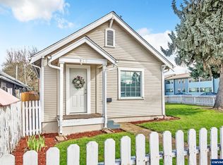 920 Holly St, Junction City, OR 97448