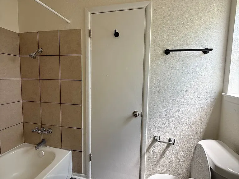 2307 Lake Louise Dr — Photo 6