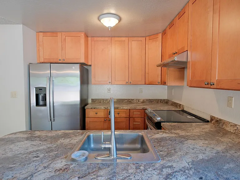 505 Mission Pl — Photo 12