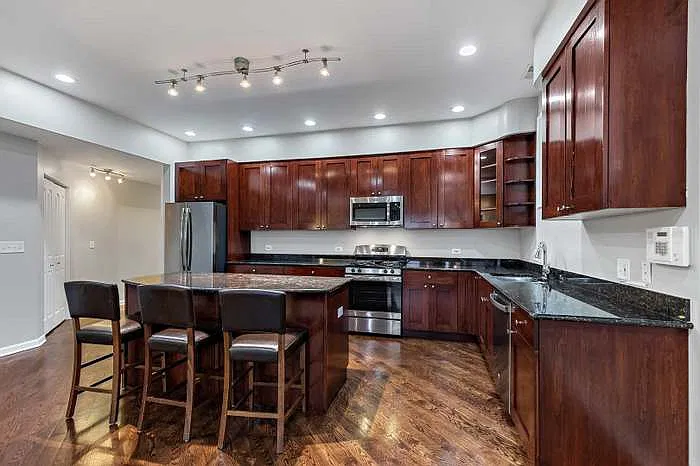 2 bed, 1600 sqft, $1,450 — Photo 3