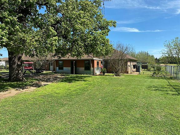 5th image of 690 Diana Ln