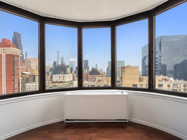 330 East 38th Street 41H image 3 of 5