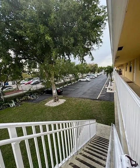 2640 NE 8th Ave #17 — Photo 17