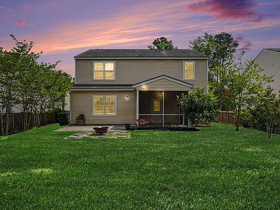3rd image of 3046 Conservancy Ln