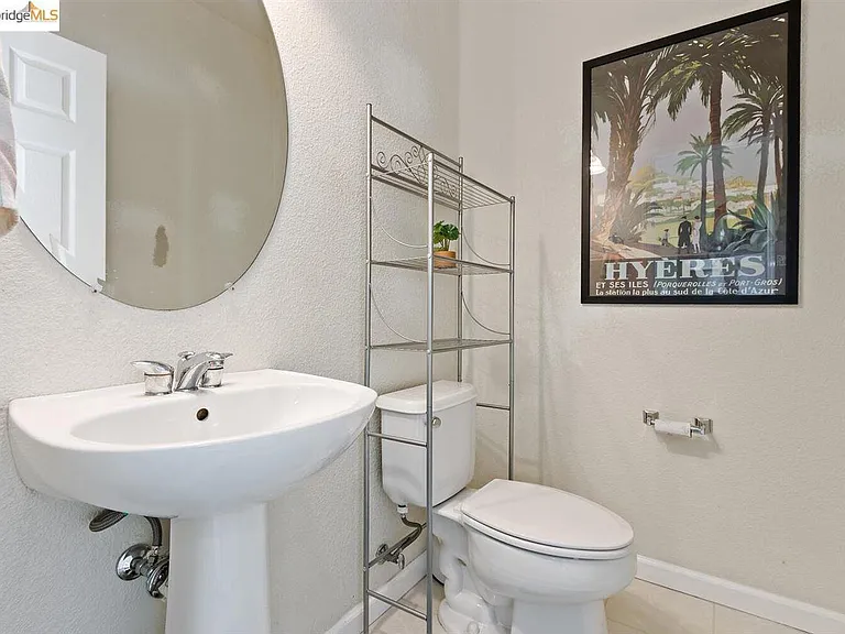 1208 Picadilly Ln — Photo 10
