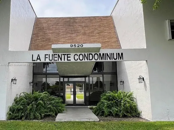 9520 SW 8th St APT 210, Miami, FL 33174