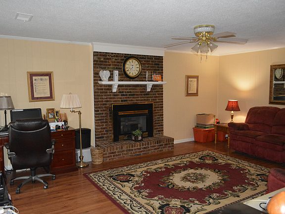 3rd image of 1551 Oakleigh Dr