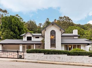 1060 Chantilly Rd, Los Angeles, CA 90077