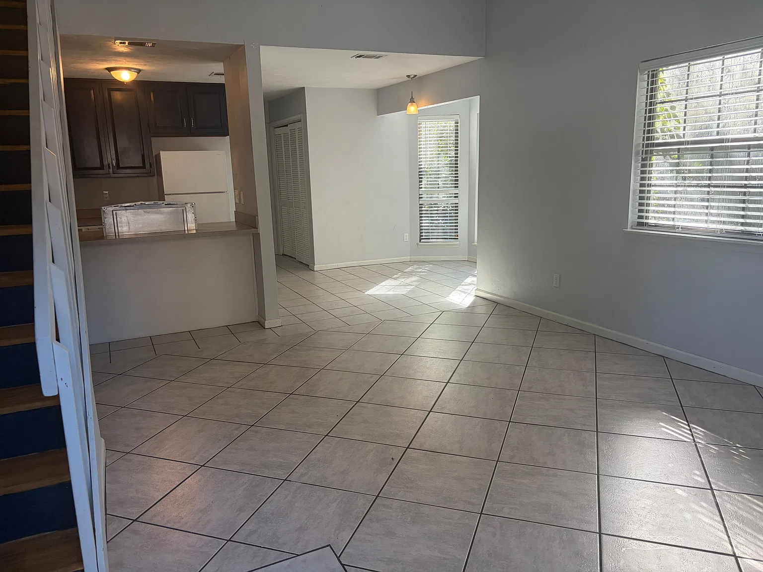 3 bed, 1110 sqft, $1,500 — Photo 2