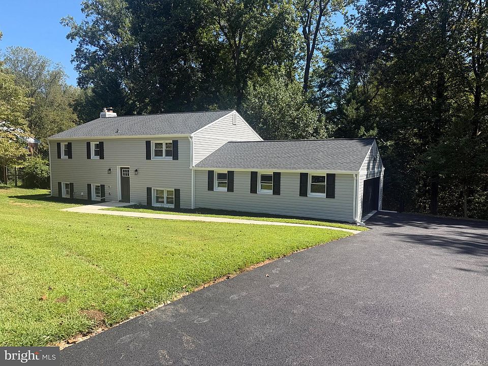 2nd image of 1017 Roxleigh Rd