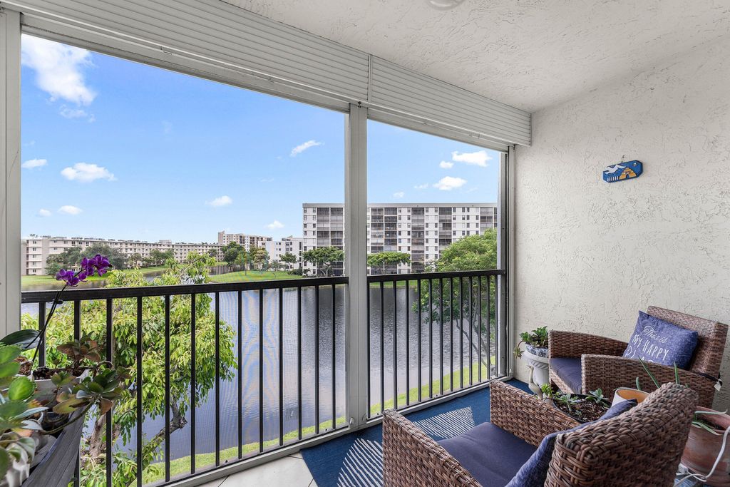 2222 N Cypress Bend Drive #403, photo 3