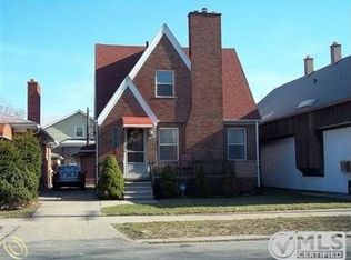 3434 Carpenter St, Hamtramck, MI 48212