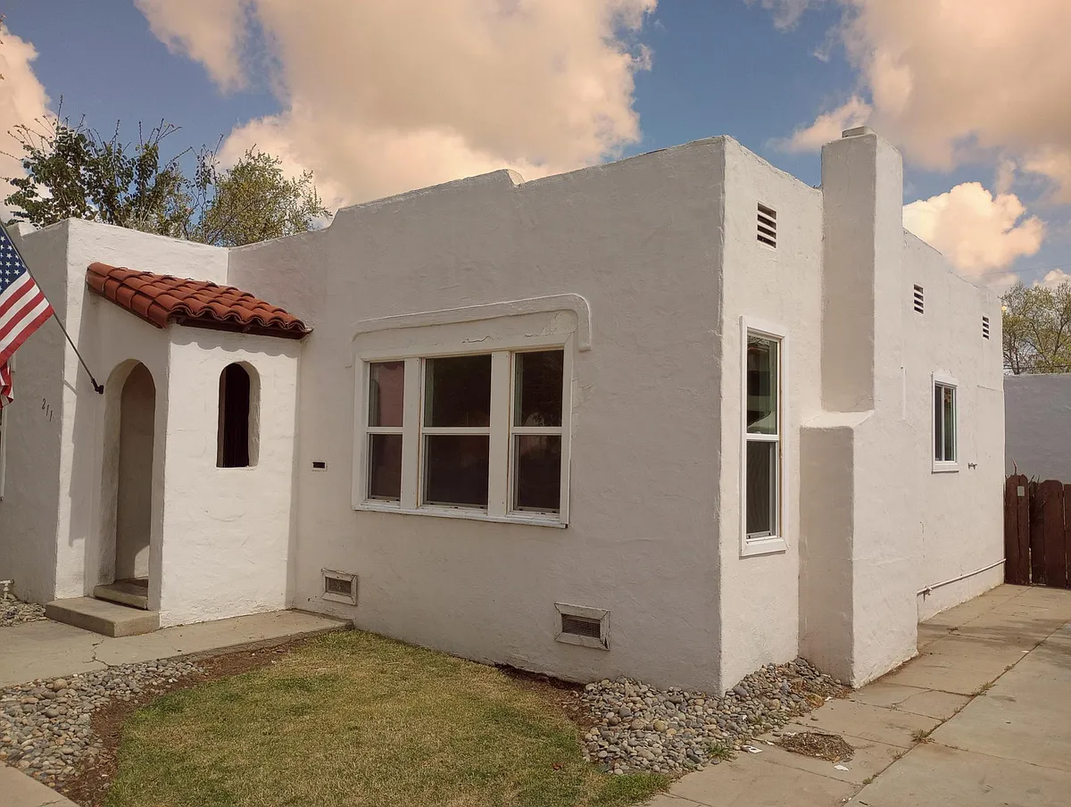 Building Photo - 211 N A St