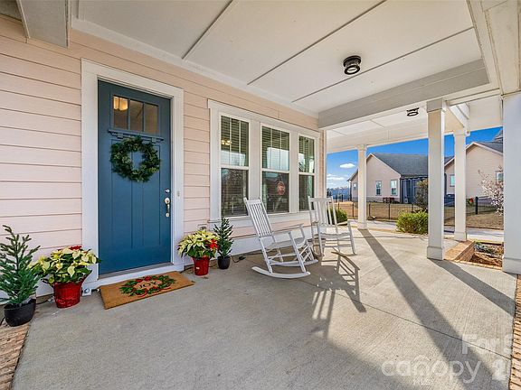 3rd image of 280 Auburn View Rd