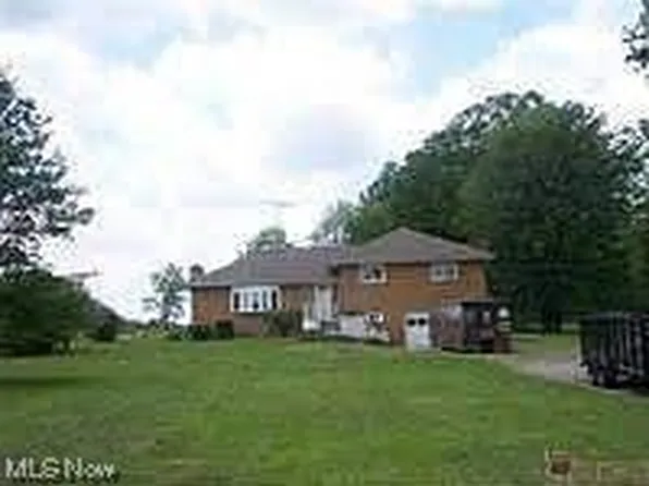 3872 S Main St, Hubbard, OH 44425