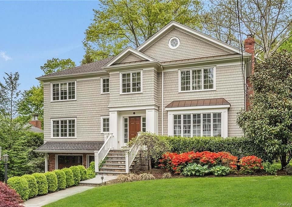 1st image of 6 Thornwood Pl