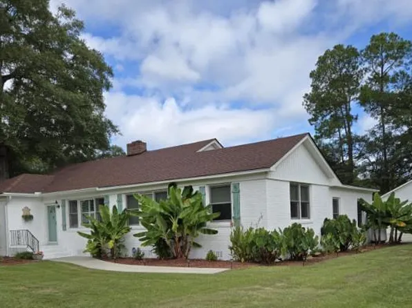 511 W Smith St, Claxton, GA 30417