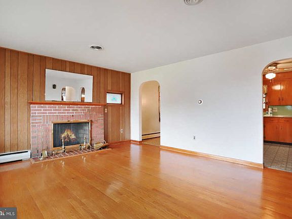 4th image of 17537 Woodlawn Dr