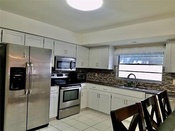 5th image of 7301 Sunshine Cir
