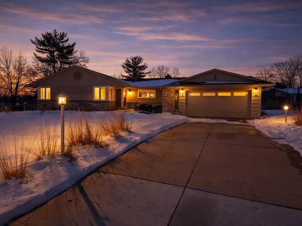 4605 W 62nd St, Edina, MN 55424