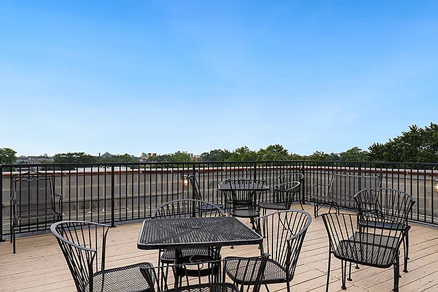 1740 N Maplewood Ave #104 — Photo 26