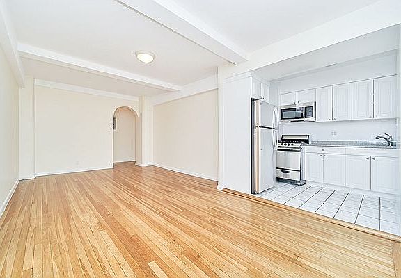 5th image of 850 Amsterdam Ave APT 9F