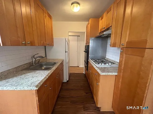 39 Glenbrook Rd #3U — Photo 14